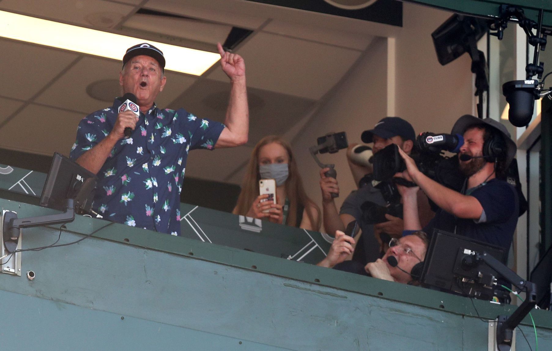 20210611-AMX-SPORTS-COLUMN-WITH-WRIGLEY-FIELD-AT-5-TB.jpg